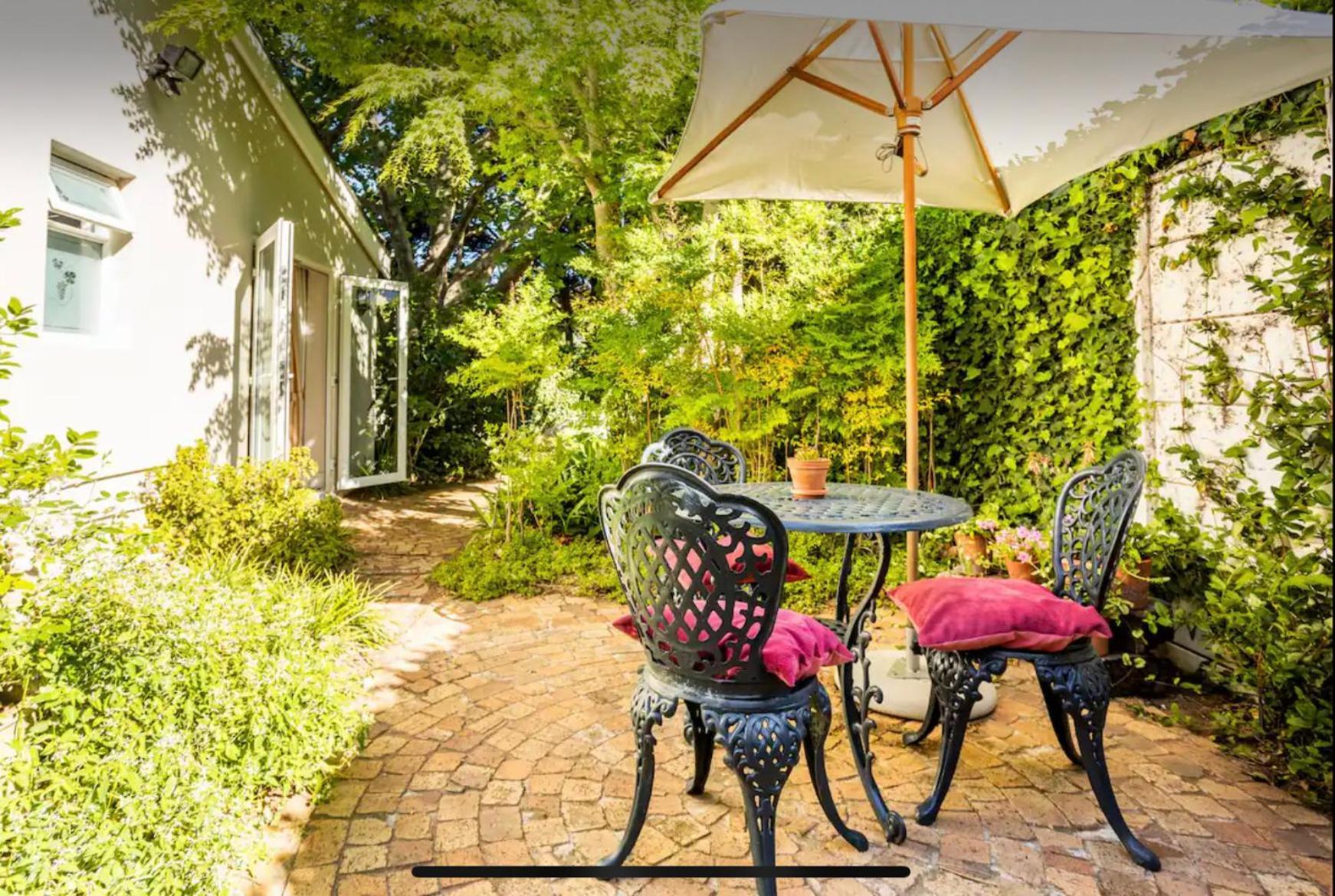 Guest Suite - Leafy Constantia Guest House Fokváros Kültér fotó